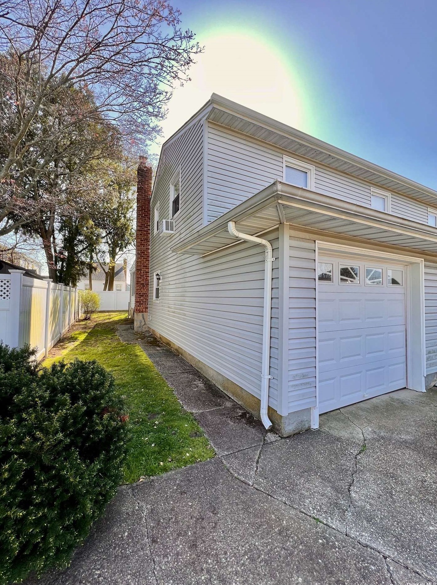 418 Jeffrey Ave, Hempstead, NY 11554-2315