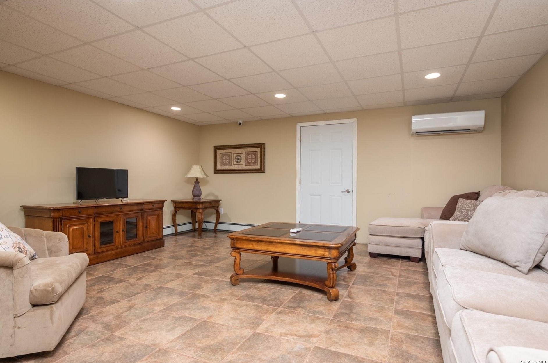 9 Wessel Ln, Gordon Heights NY  11763-3510 exterior