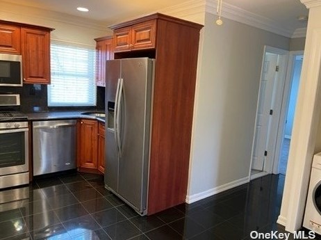19 Pickwick Ln #19, Babylon, NY 11703