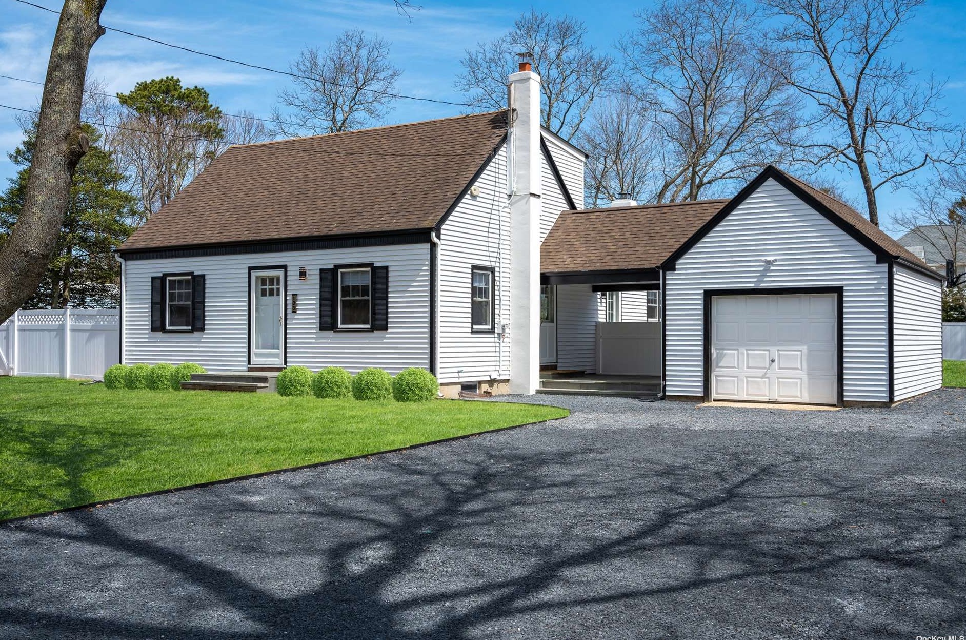 123 Lewis Rd, East Quogue, NY 11942