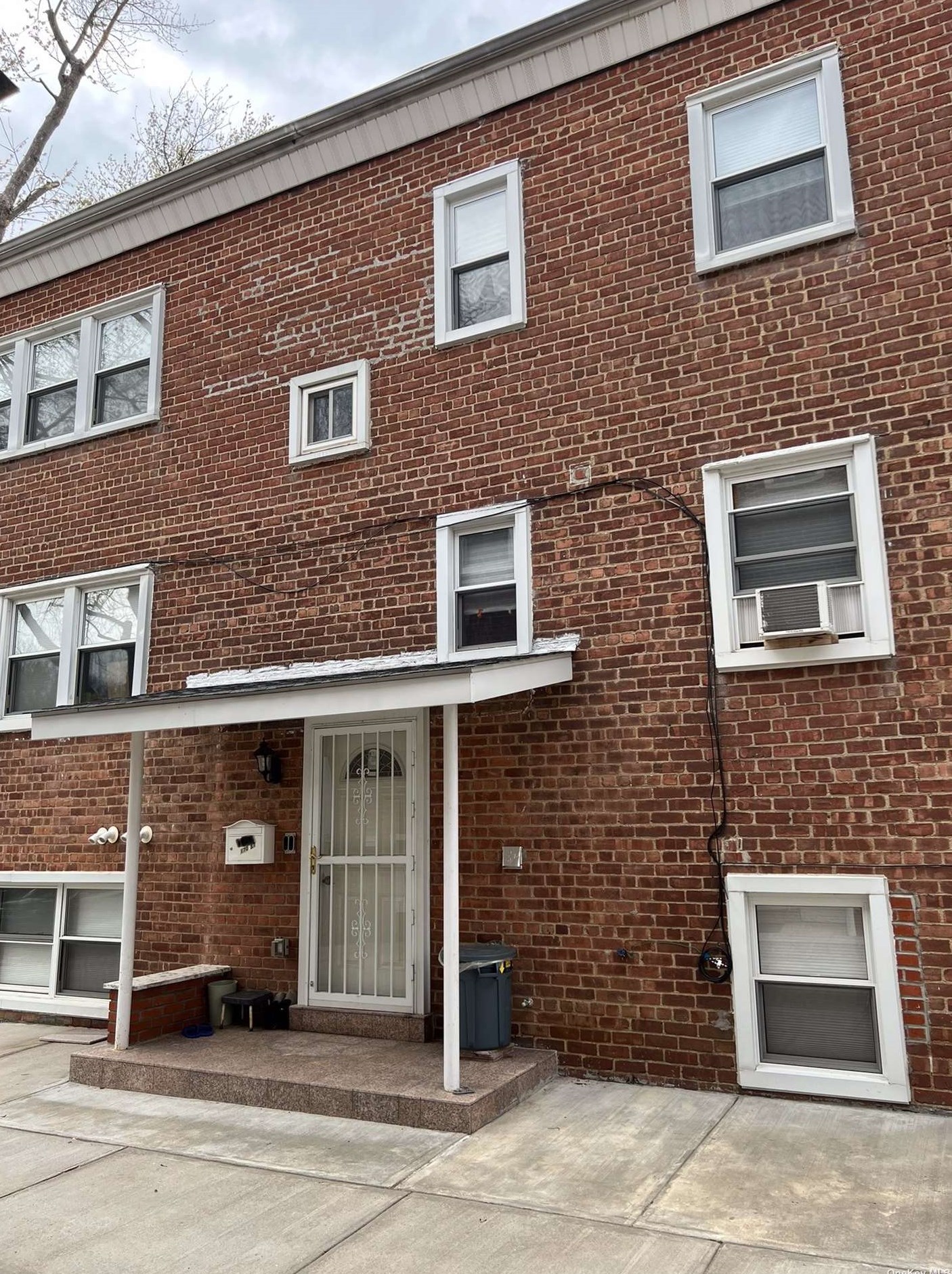 65-27 170th St, Flushing, NY 11365-1132