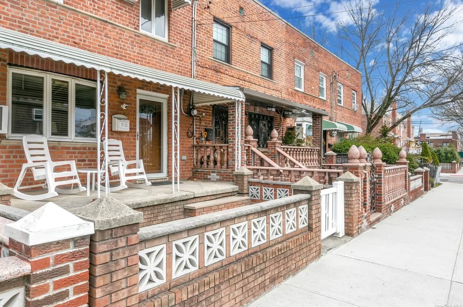 71-15 Penelope Ave, Flushing, NY 11379-1723