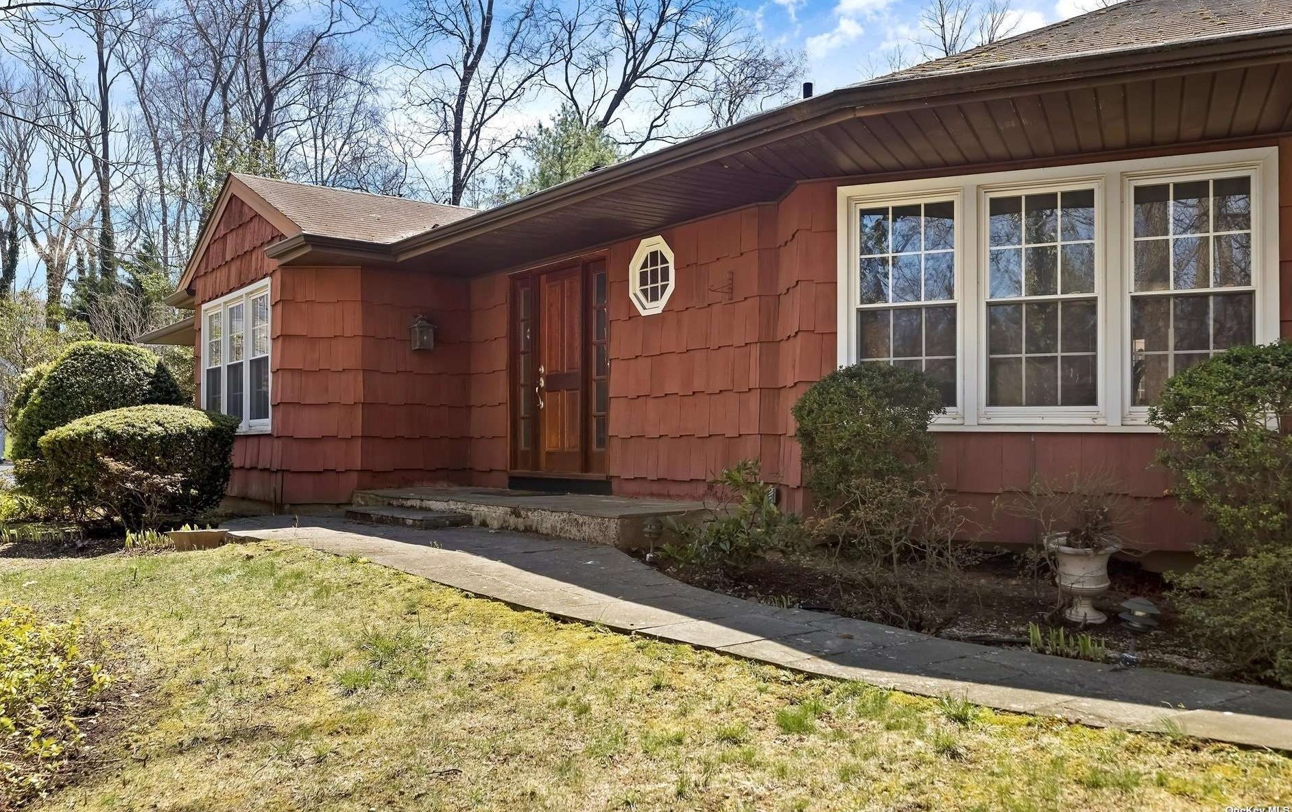 1 Fox Meadow, Woodbury, NY 11797