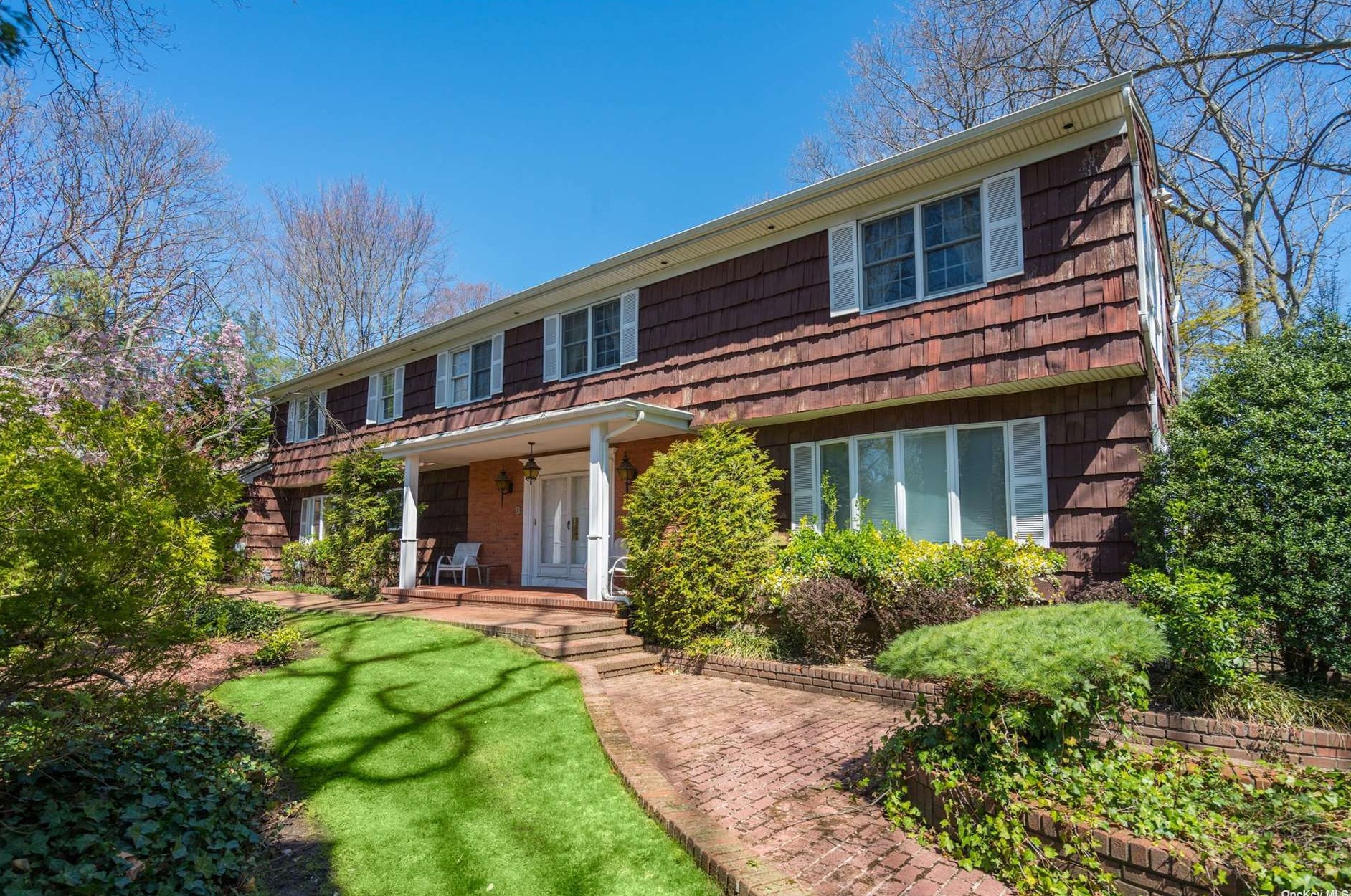 5 Blacksmith Ln, Elwood, NY 11731