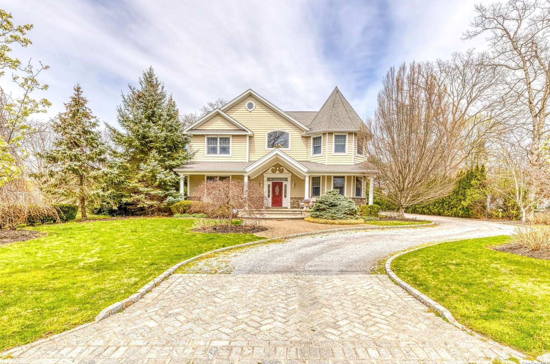 27 Grossman St, Huntington Station, NY 11747