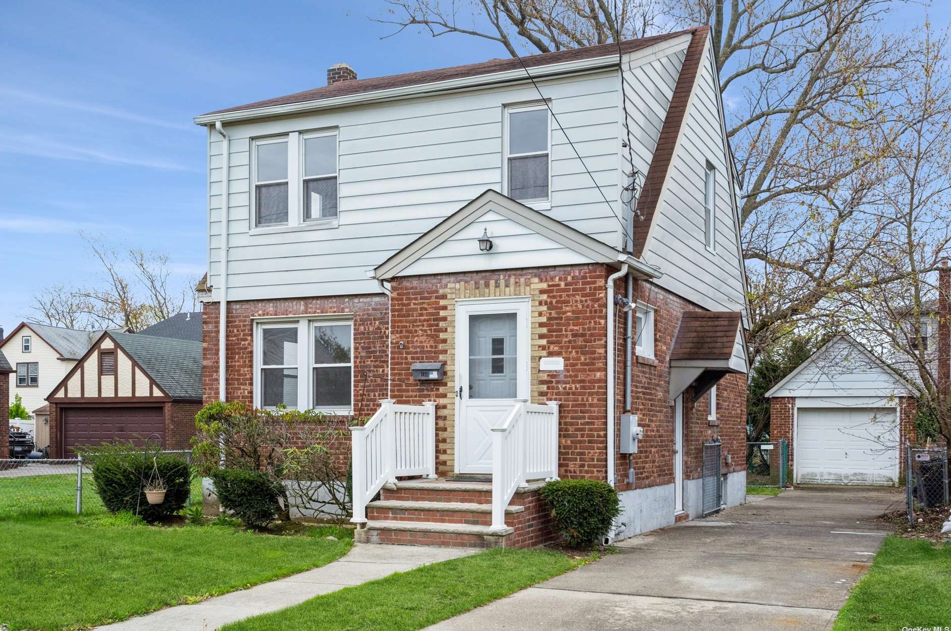 180 Elizabeth Ave, Rockville Centre, NY 11572