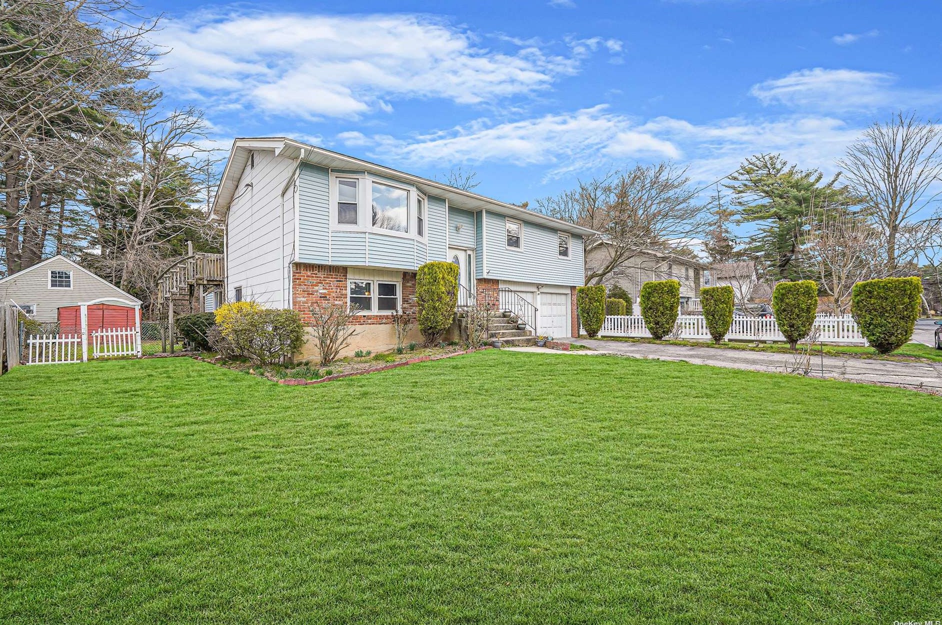 75 Van Cedar St, Pine Air, NY 11717-3228