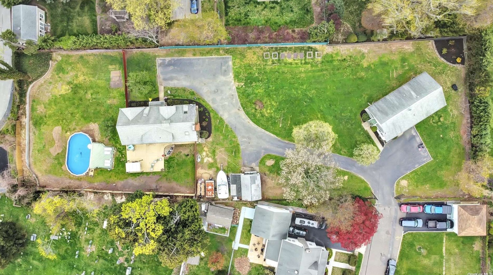 37 Cove St, Glen Cove, NY 11542-2717