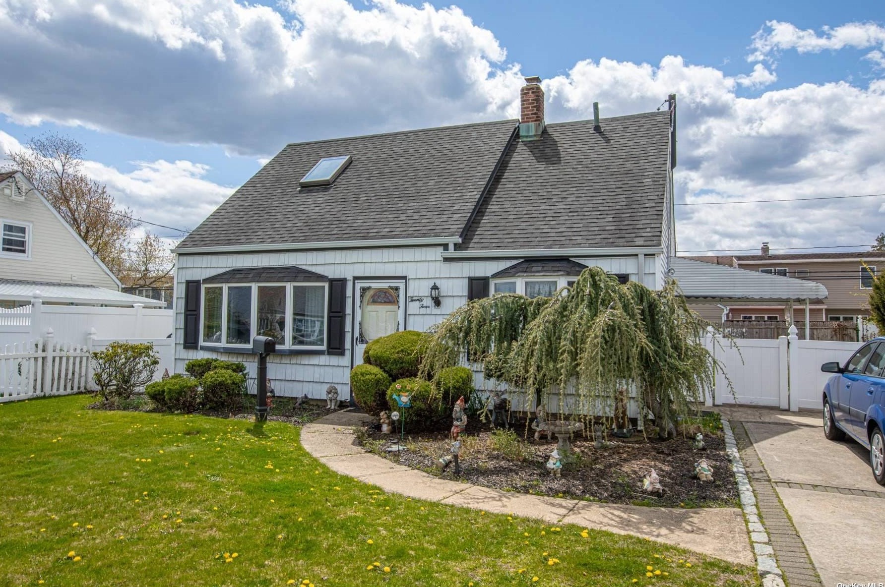 24 Harness Ln, Plainedge, NY 11756-1019