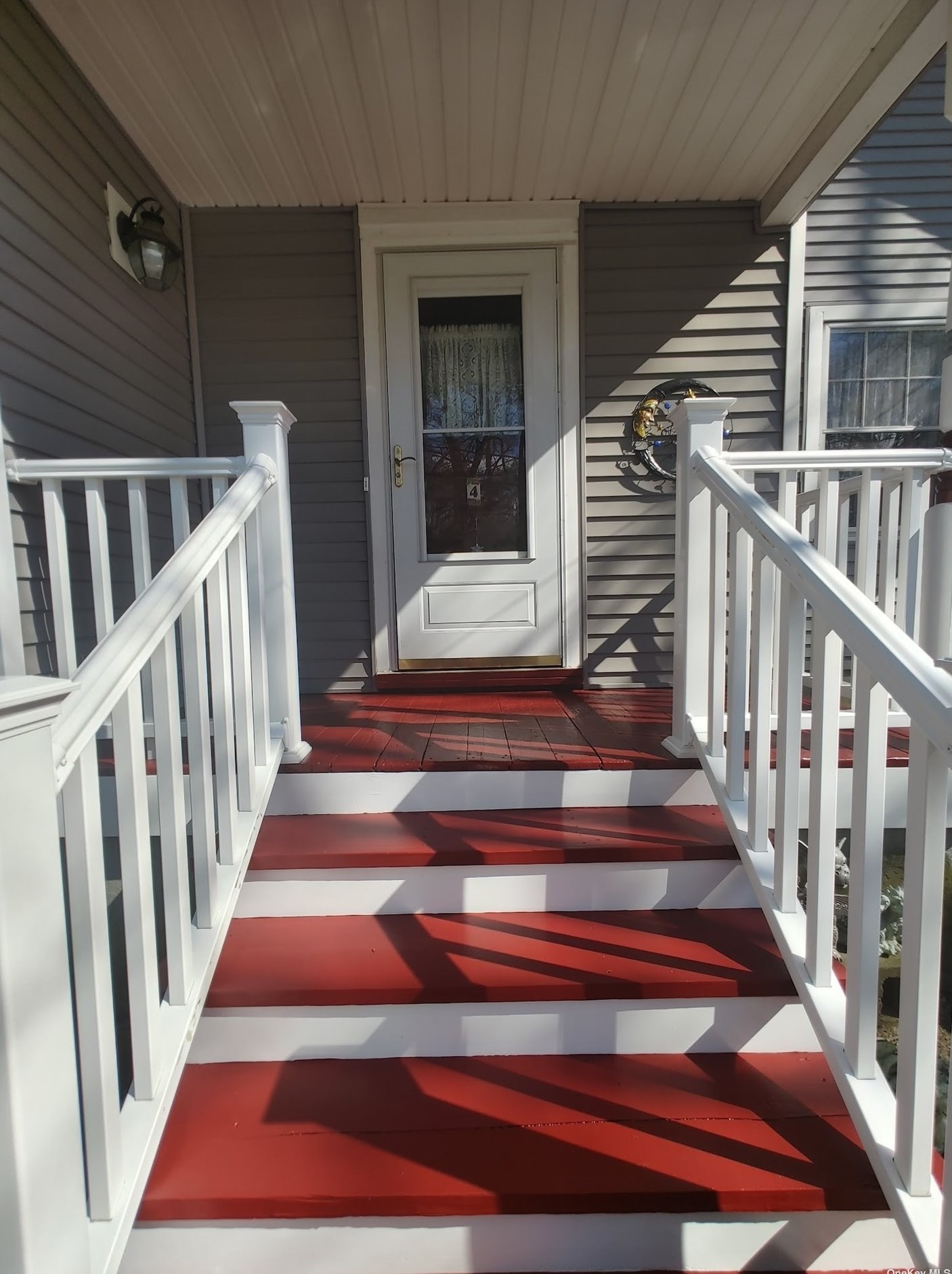 4 Poplar Ave, Stonybrook, NY 11790-1719