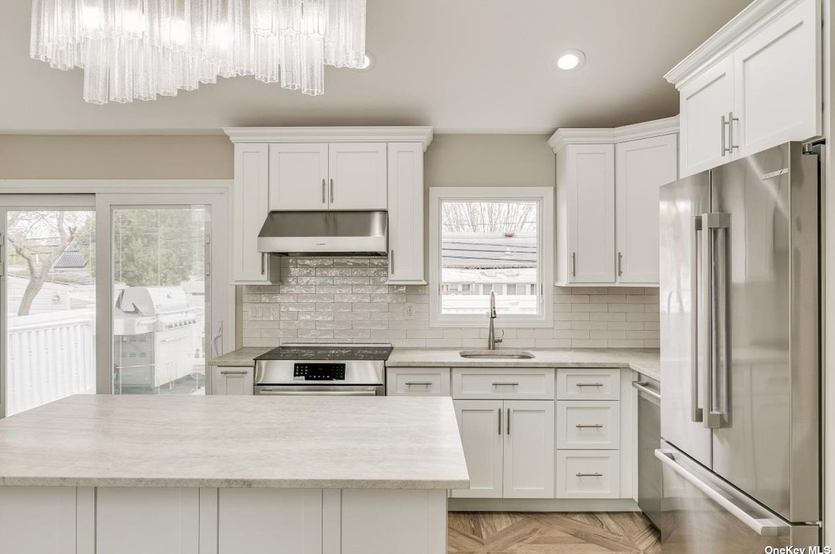 28 Clark St, Hicksville NY  11803-5114 exterior