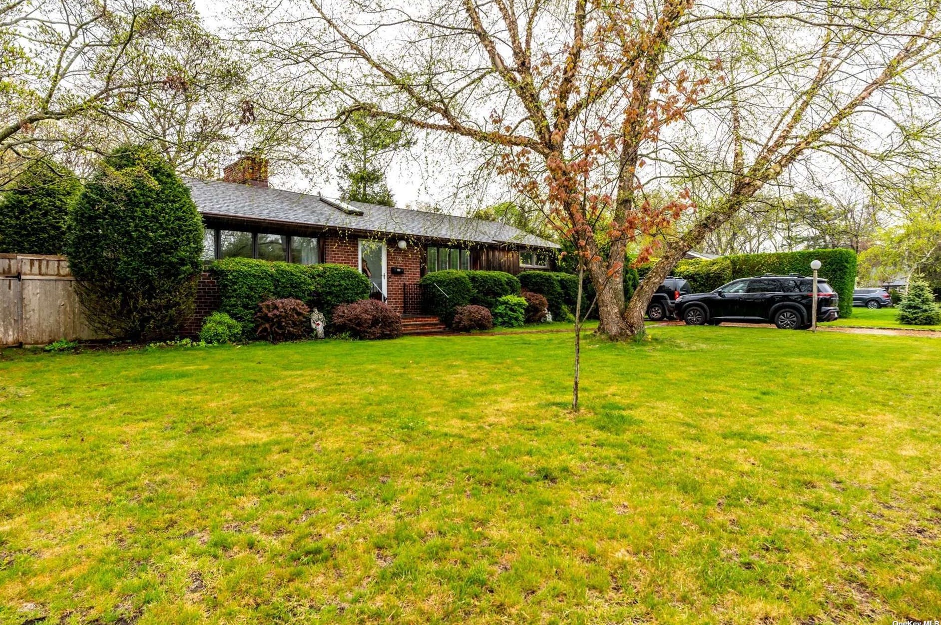 15 Maple Dr, Canaan Lake, NY 11772-5807