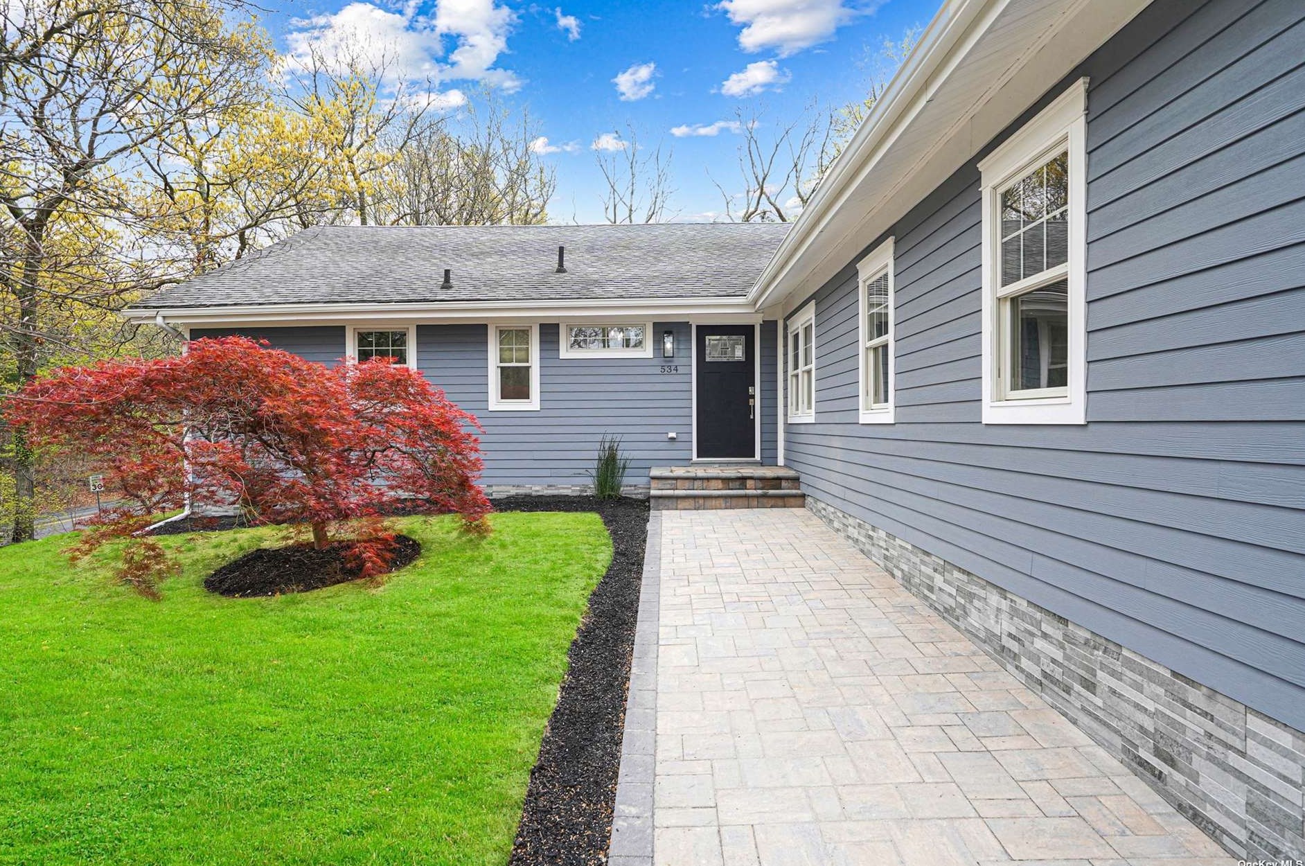 534 Pond Path, Strongs Neck, NY 11733-1143
