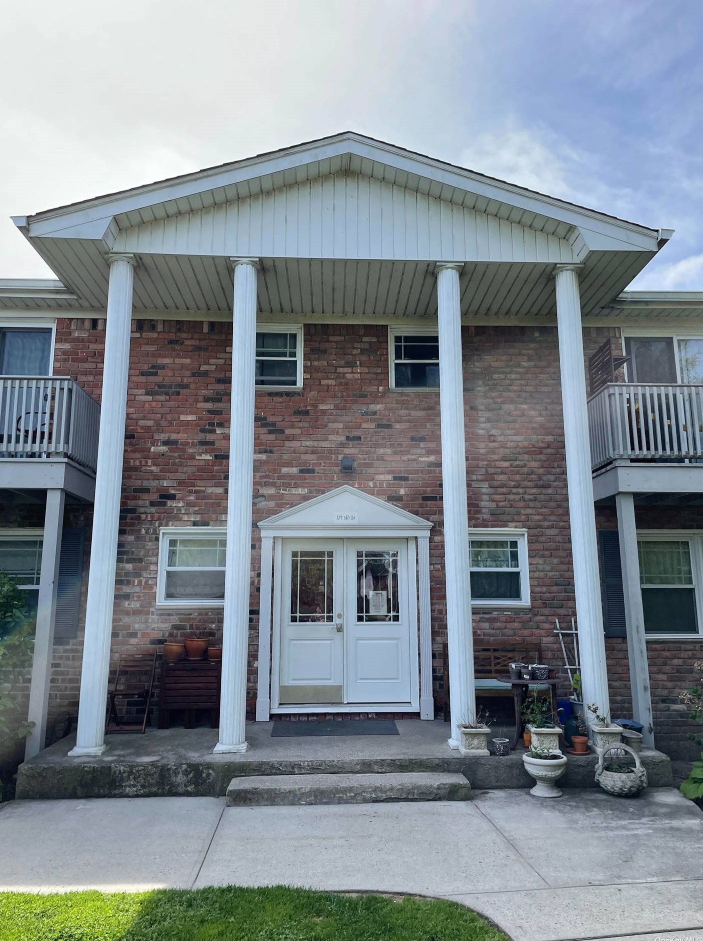 148 Fairharbor Dr, Canaan Lake, NY 11772-3333