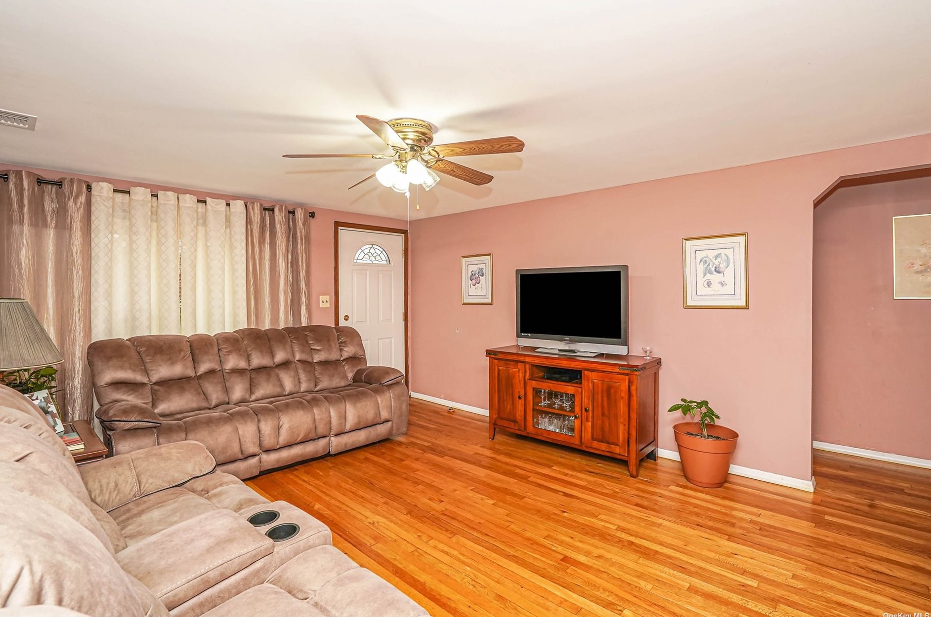 149 Evergreen Dr, Selden, NY 11784-2013
