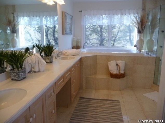 17 Oceanview Dr, South Hampton NY  11968-4215 exterior