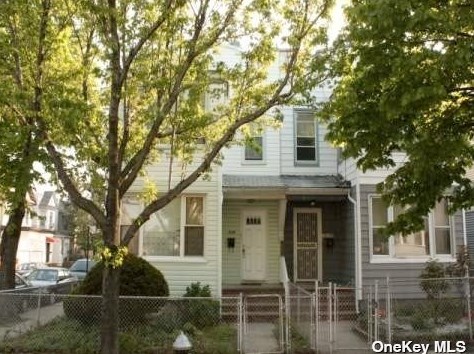 53-01 Haspel St, Flushing, NY 11373-4344