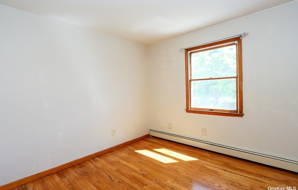 14 2nd St, Glen Cove NY  11542-3824 exterior