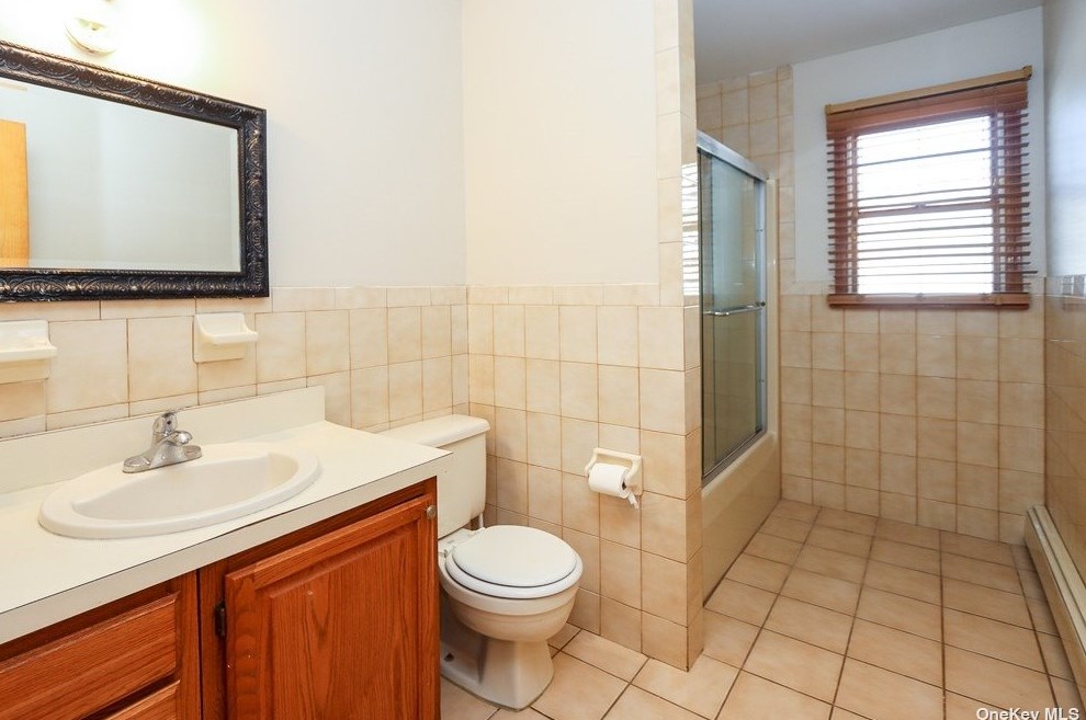 14 2nd St, Glen Cove NY  11542-3824 exterior
