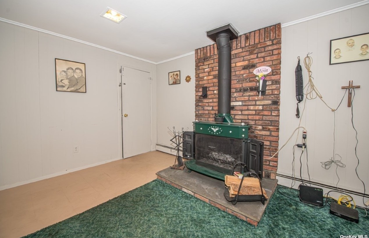 75 Lexington Ave, Central Islip, NY 11722
