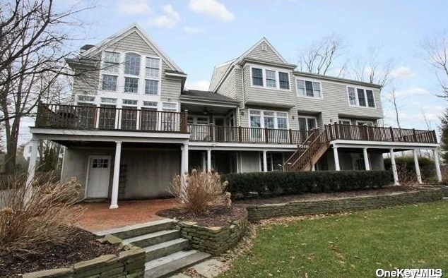 25 Caroline Ave, Strongs Neck, NY 11733