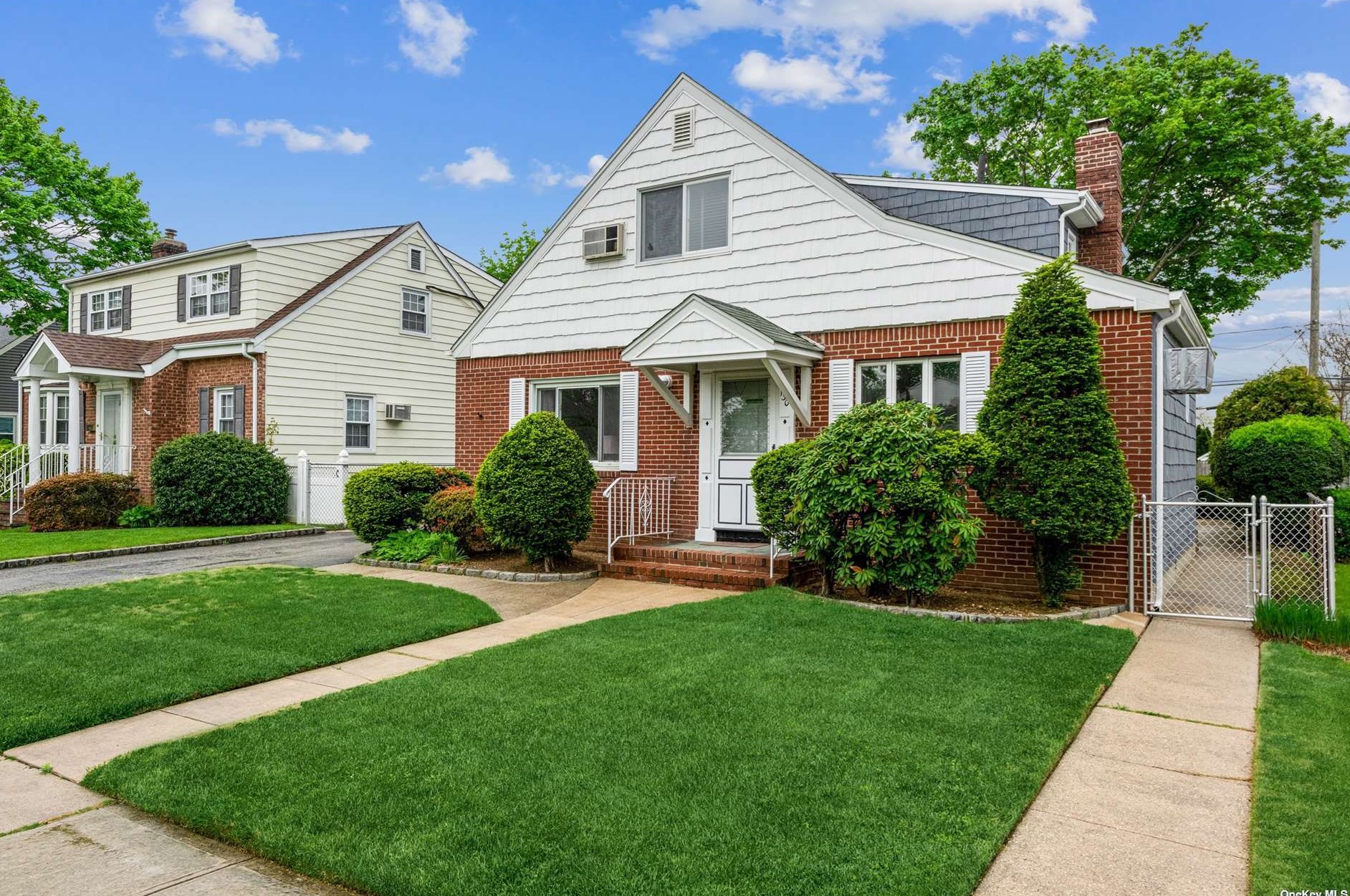 130 Cornwell Ave, Williston Park, NY 11596