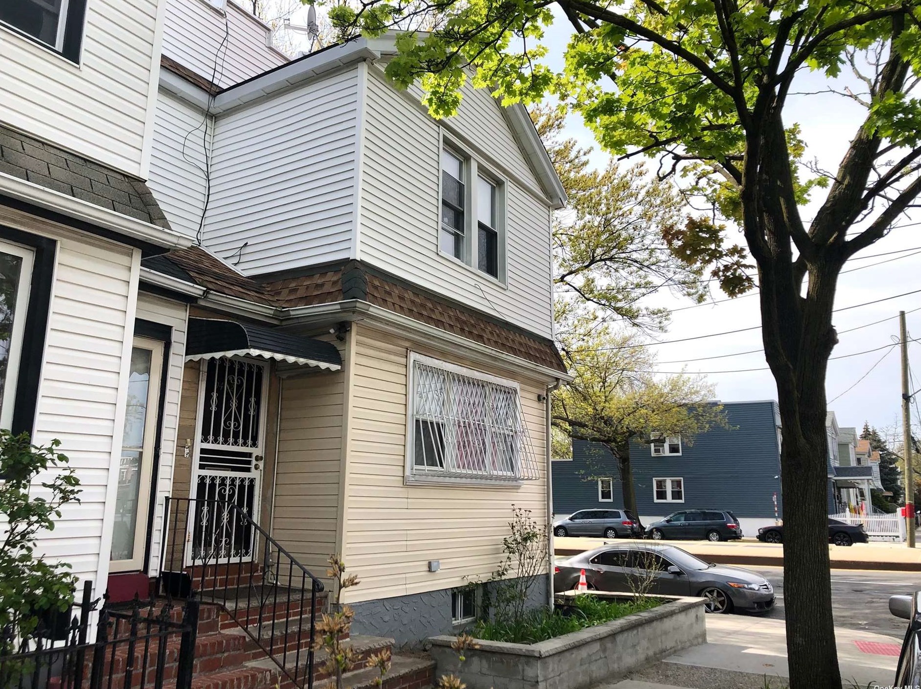 94-02 86th St, Jamaica, NY 11416