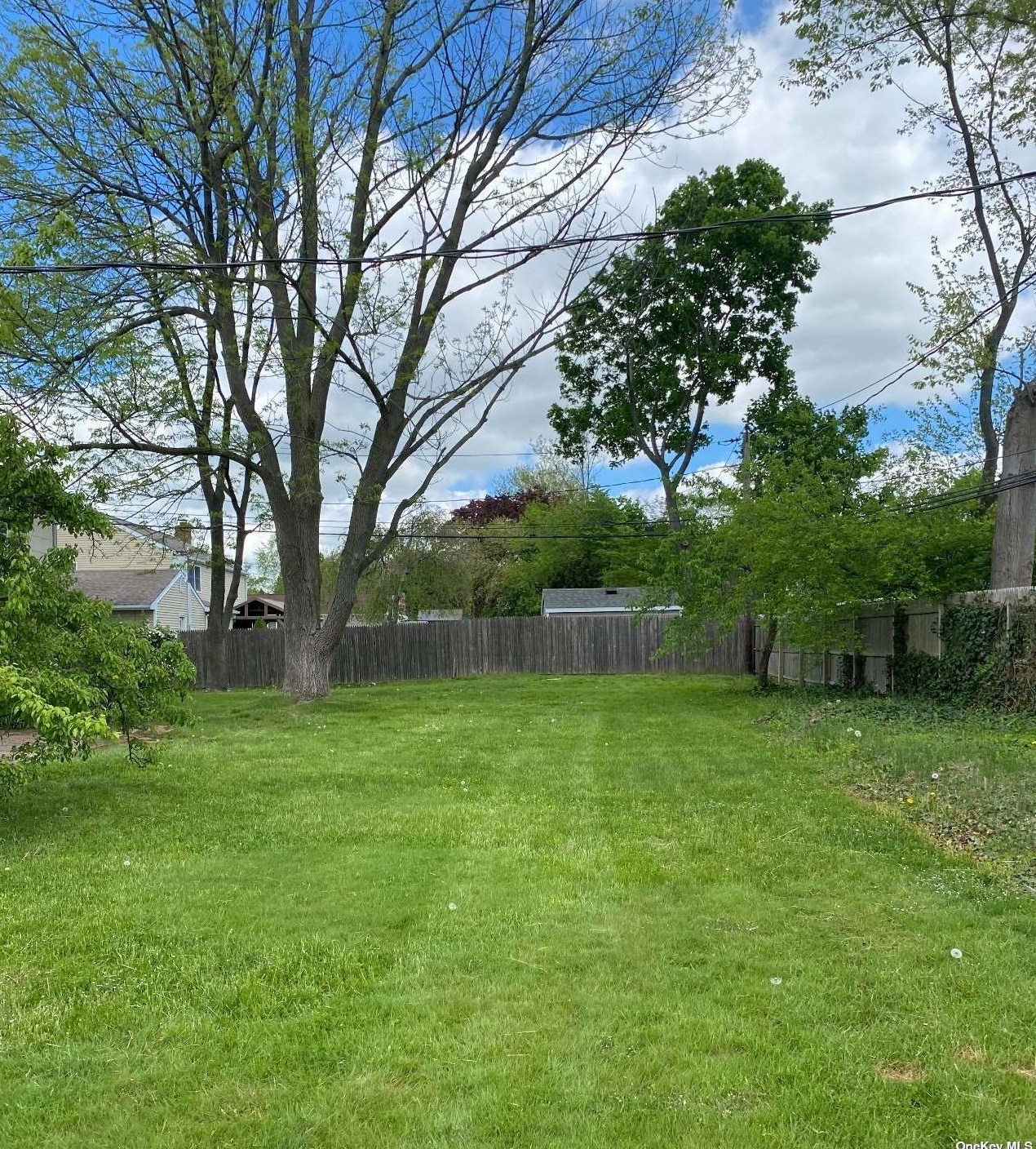 14 Millbrook Dr, Stonybrook, NY 11790-2928