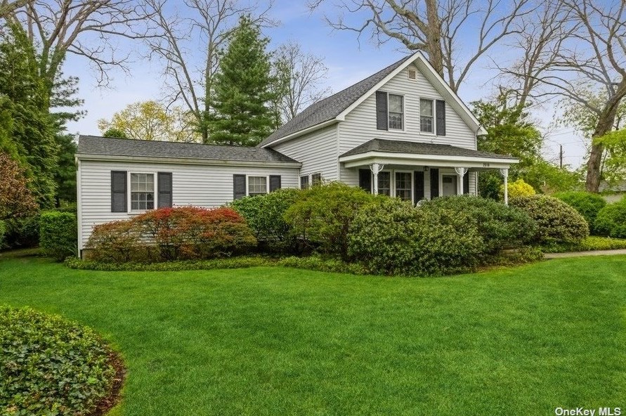 2516 Lancaster St, Hempstead, NY 11554-4002