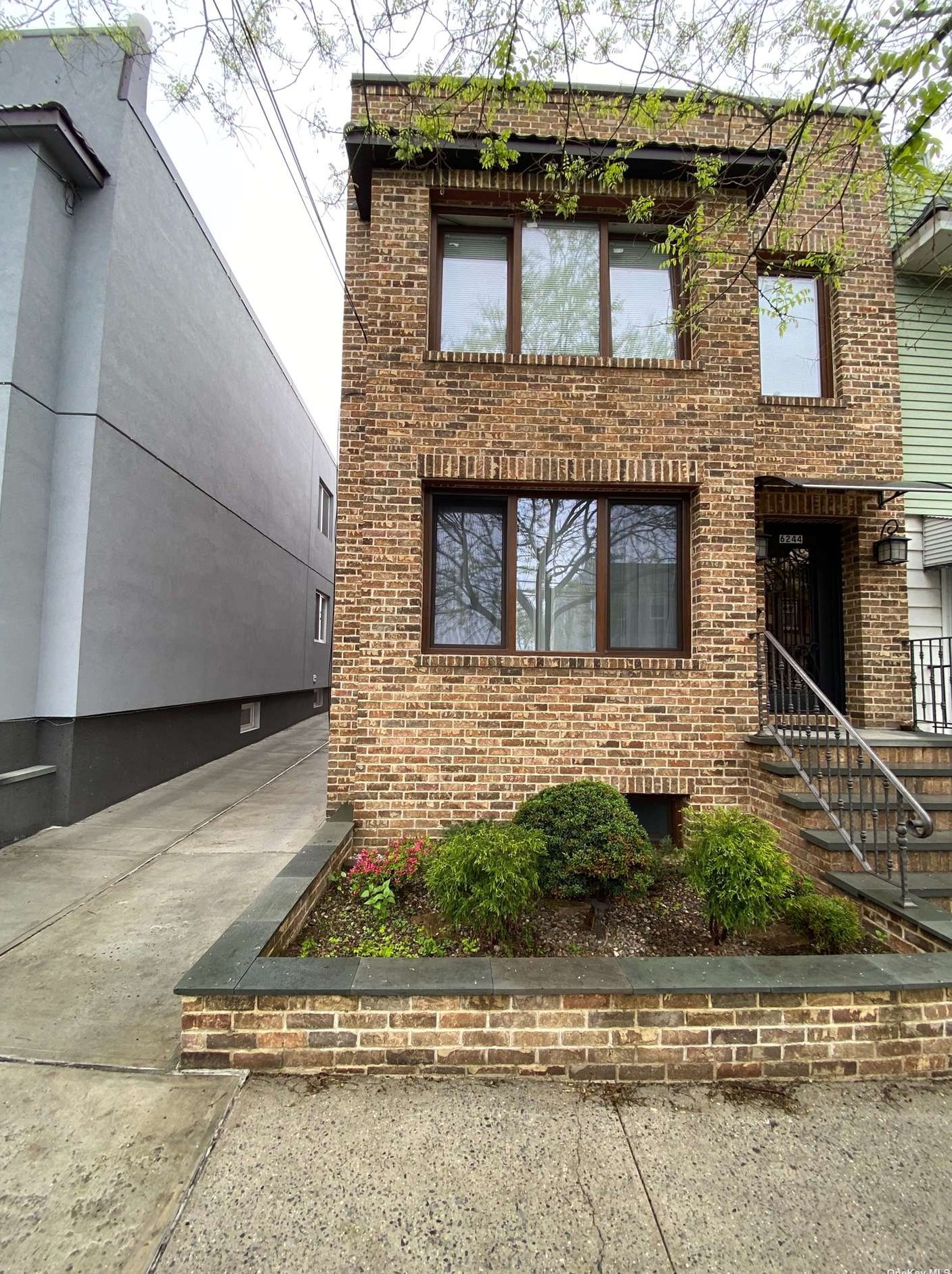 62-44 60th Ave, Flushing, NY 11378-3412