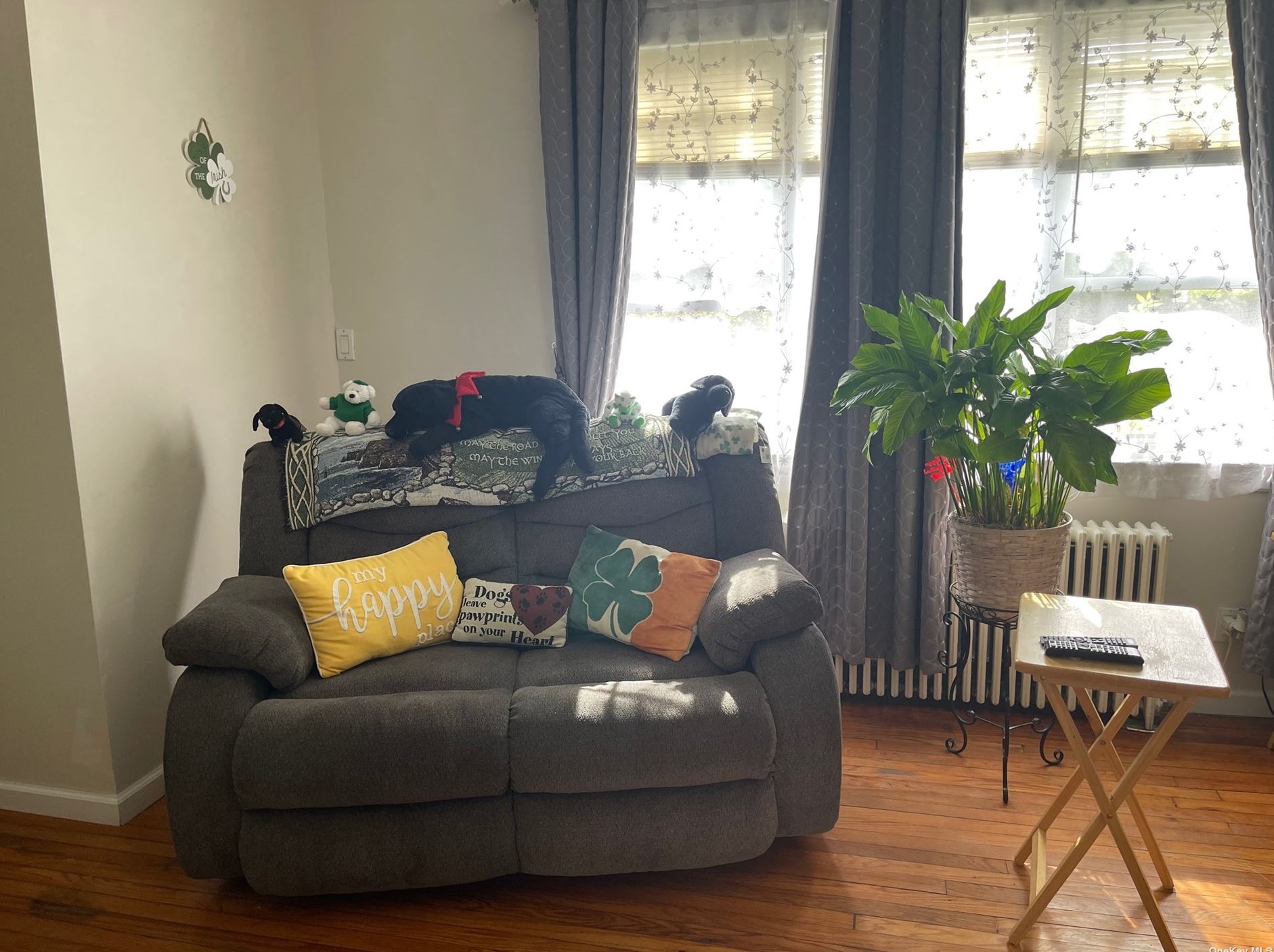 660 Hicksville Rd, East Massapequa NY  11758-1222 exterior