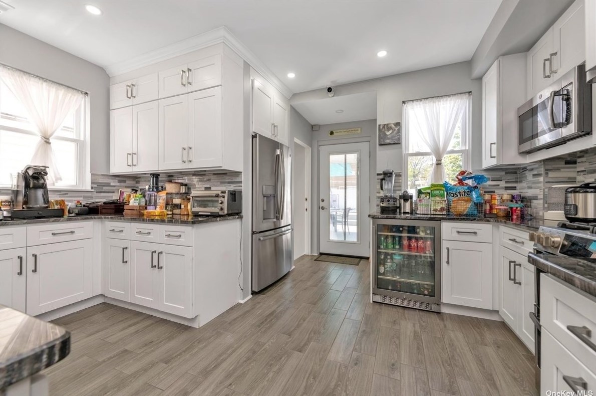 69-22 66th St, Flushing, NY 11385-5056