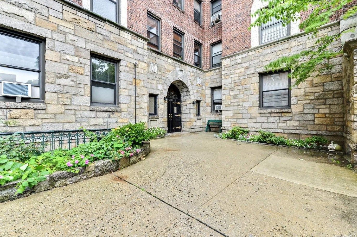 7716 Austin St Apt 2g, Flushing, NY