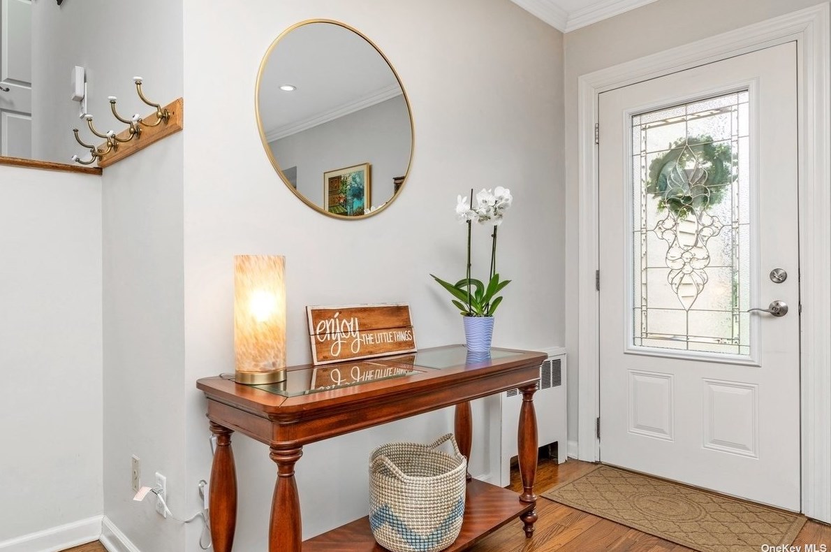 70 Bogart Ave, Port Washington, NY 11050-3320