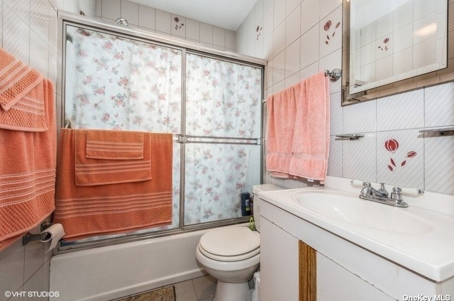 2290 Edna Ct, North Baldwin NY  11510-3105 exterior