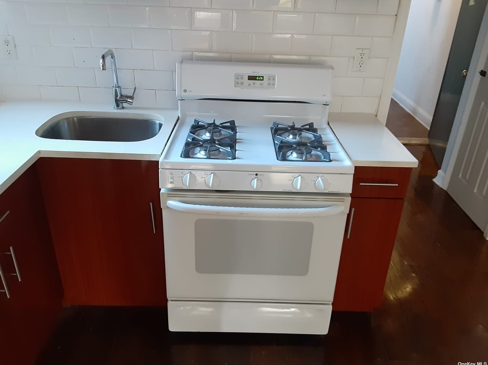 544 Linwood St #3f East, Brooklyn, NY 11208