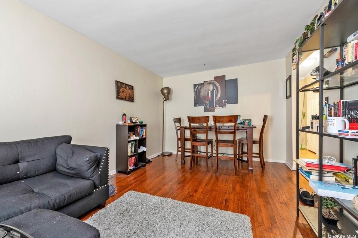41-22 210th St, Flushing, NY 11361-2446