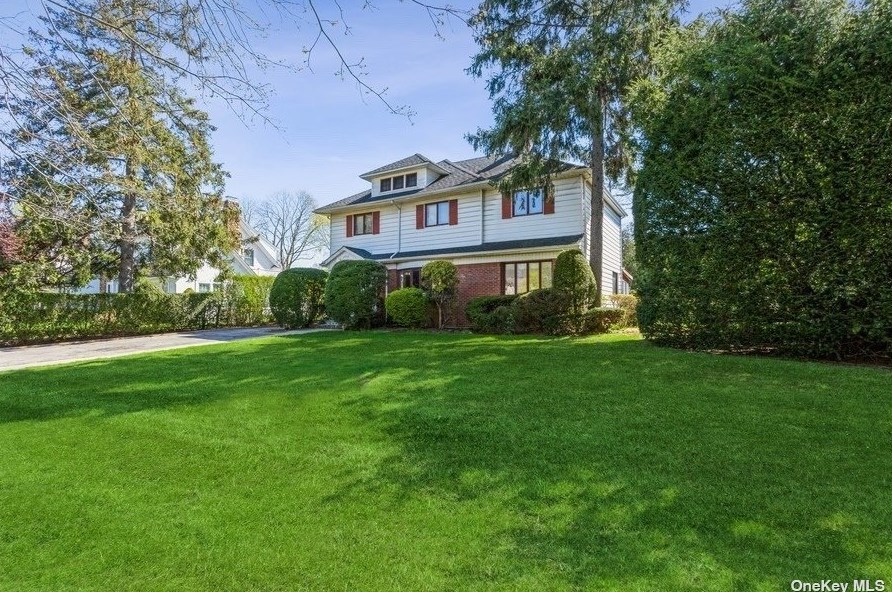 173 Nassau Blvd, Garden City, NY 11530-1222