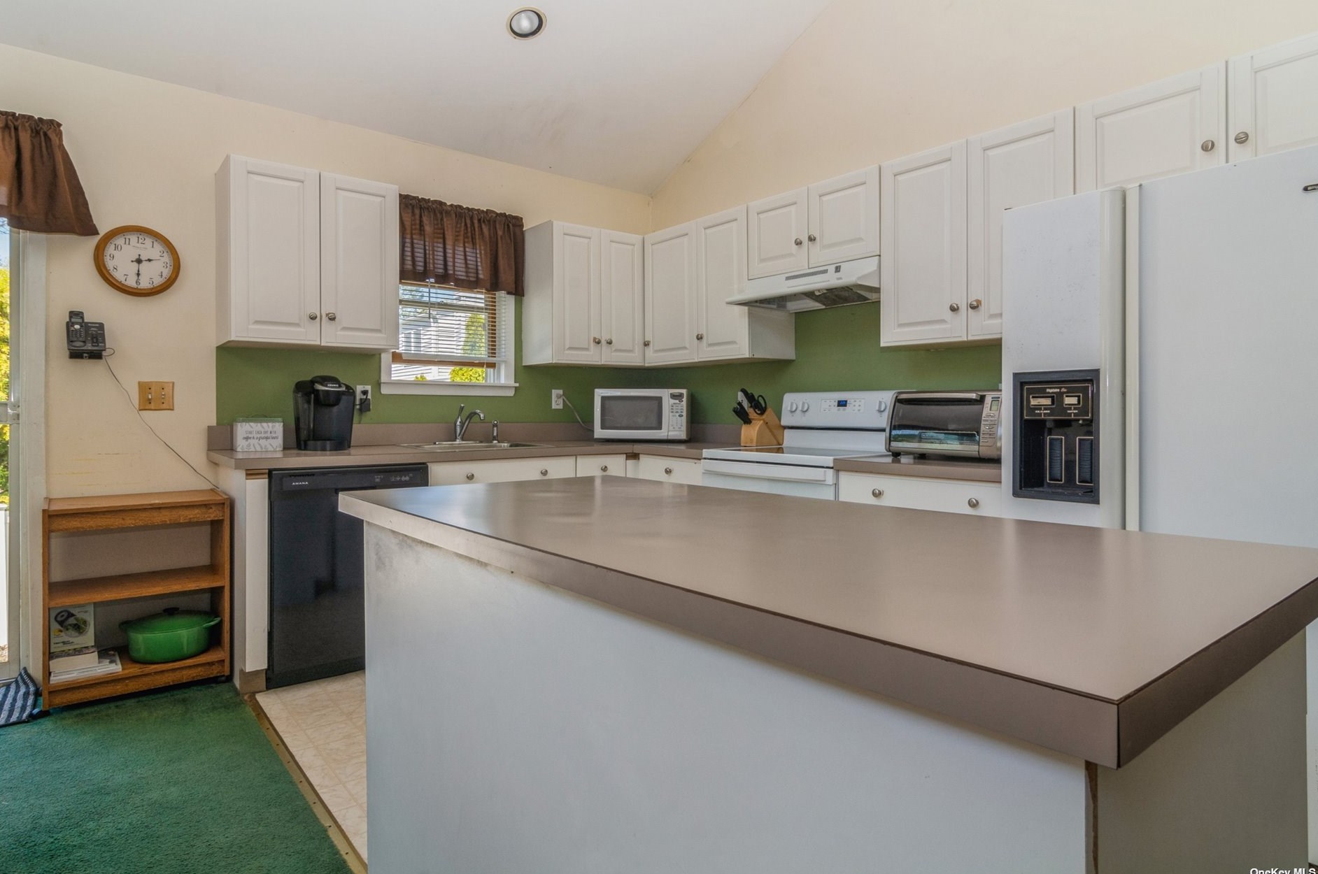 31 Naiad Rd, Rocky Point NY  11778-9678 exterior