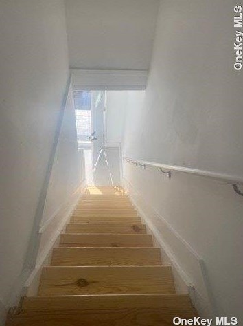 81 Milford St #2 East, Brooklyn, NY 11208