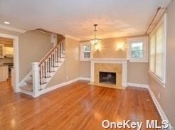 25 Gaynor Ave, North Hills, NY 11030