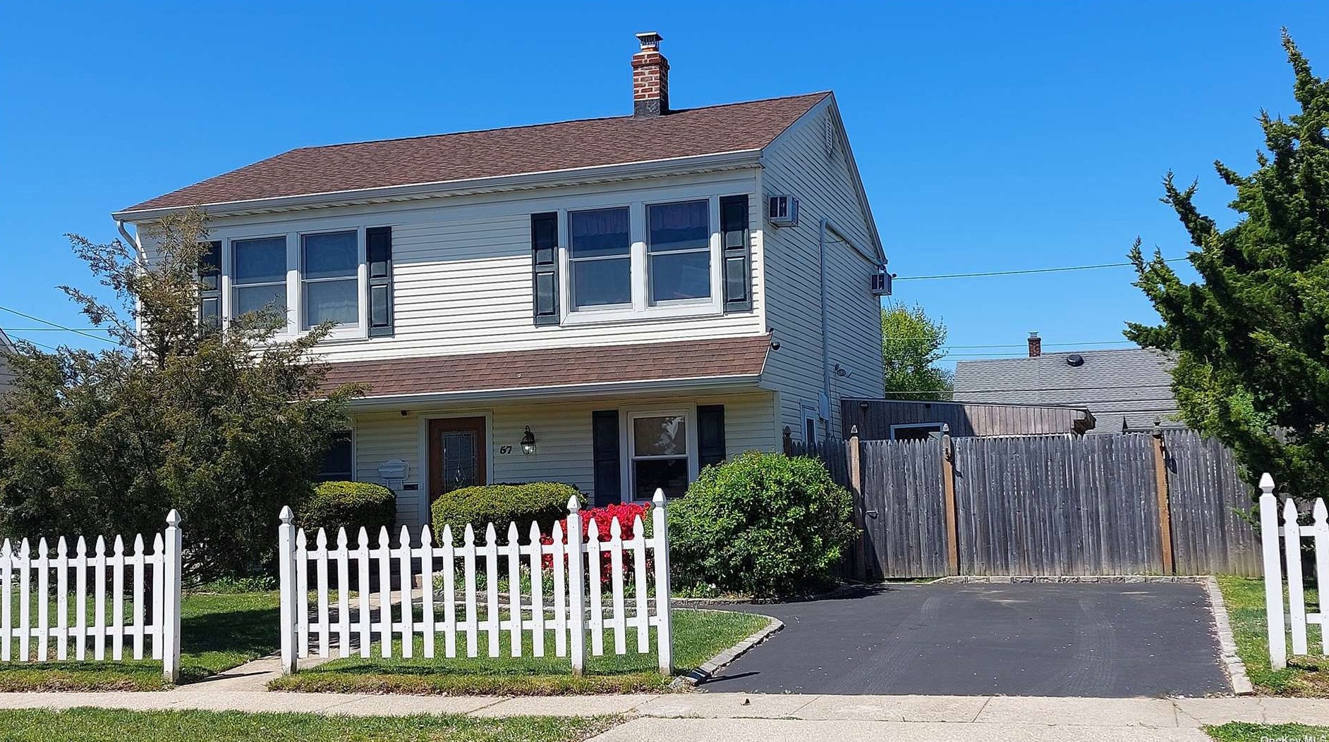 57 Forge Ln, Plainedge, NY 11756-4942