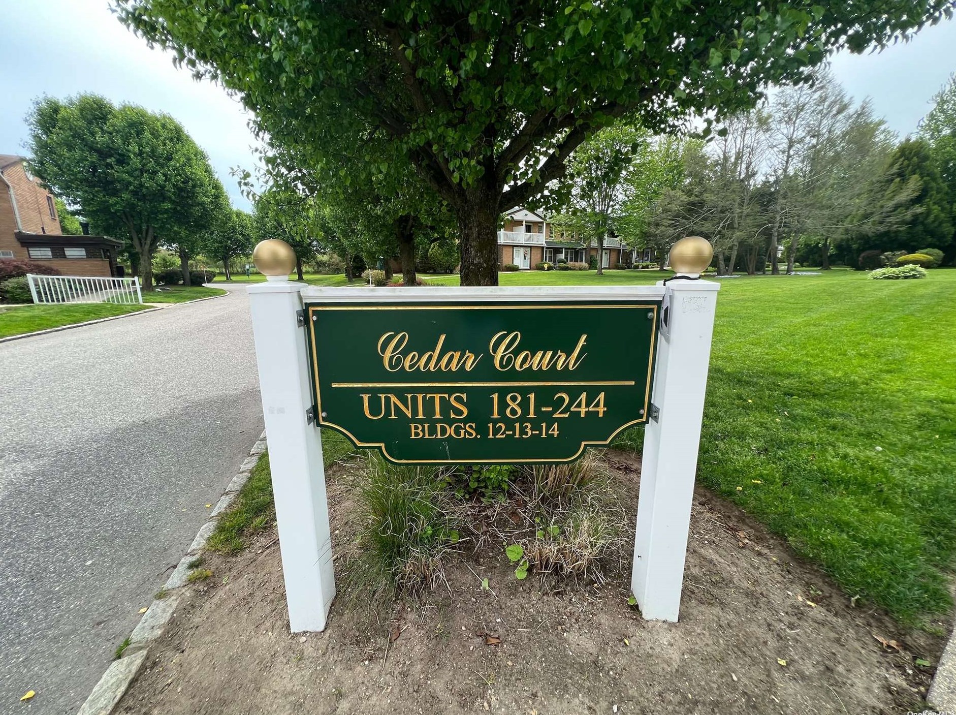 243 Artist Lake Dr, Middle Island, NY 11953-2321