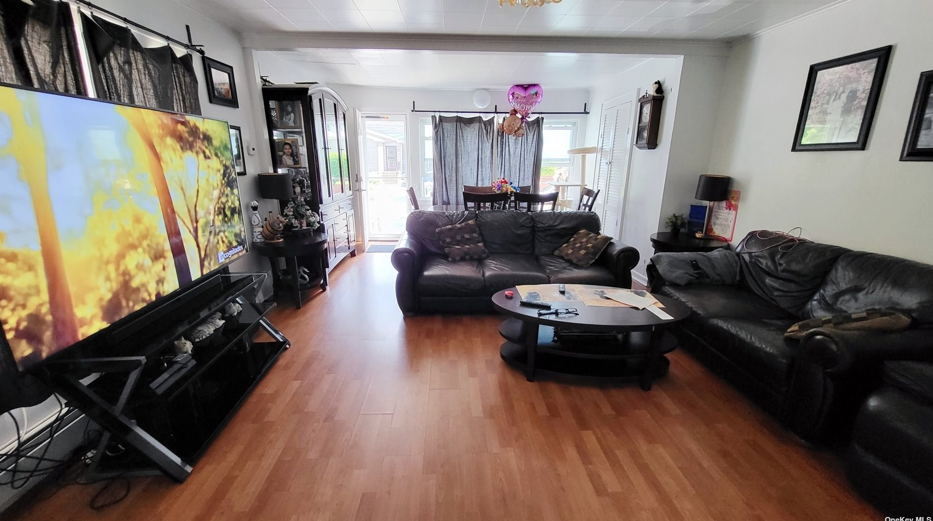 40-12 247th St, Flushing, NY 11363-1637