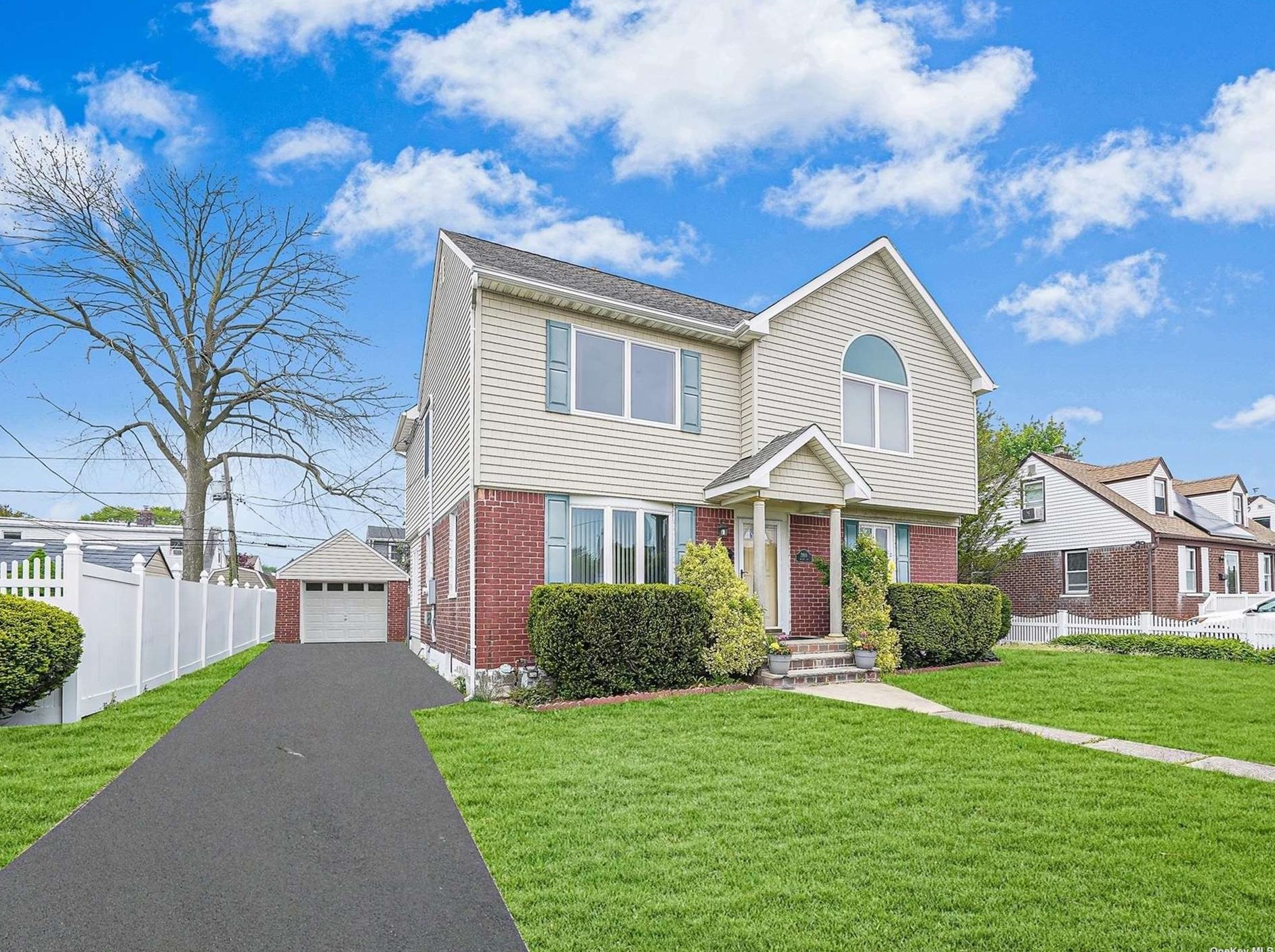 2199 Bright Ave, Hempstead, NY 11554-2020