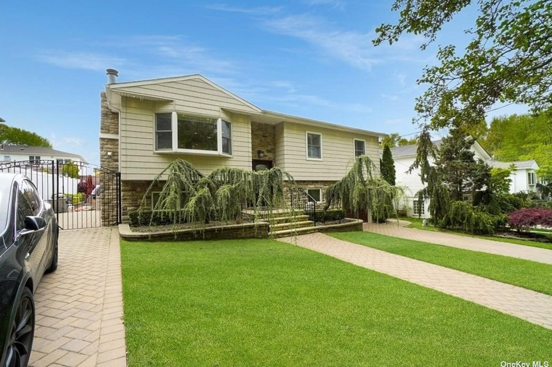 152 Jansen St, Staten Island, NY 10312-5436