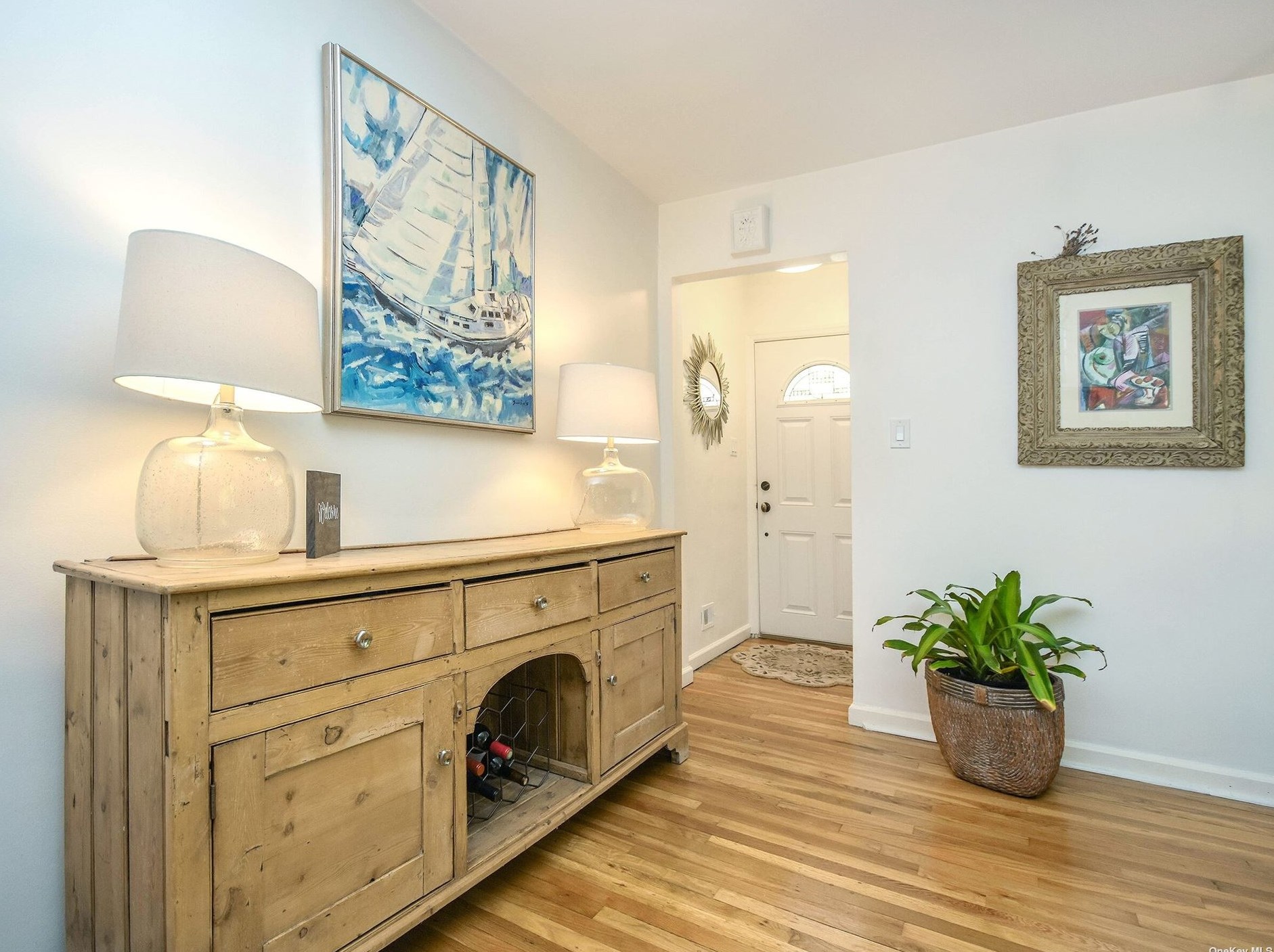 16 Cliff Way, Port Washington, NY 11050-4304