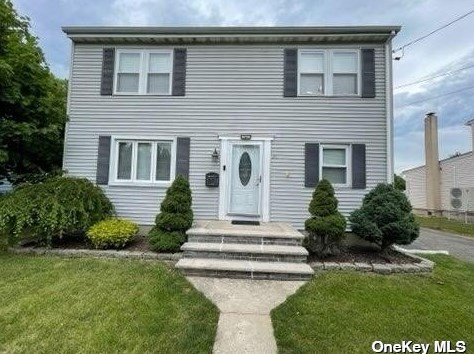 20 E Plymouth Dr, East Massapequa, NY 11758