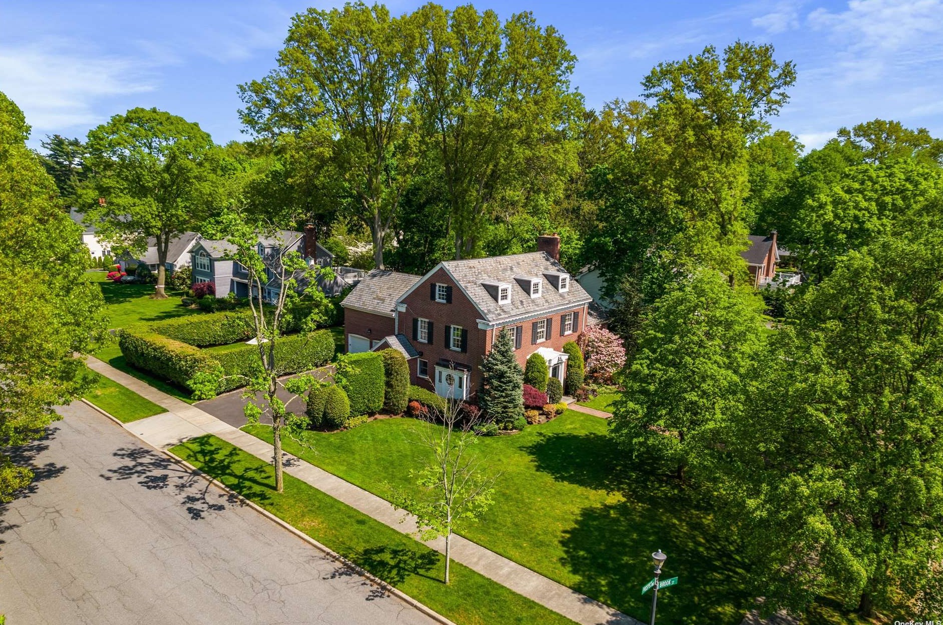 35 Prospect Ave, Garden City, NY 11530-6308