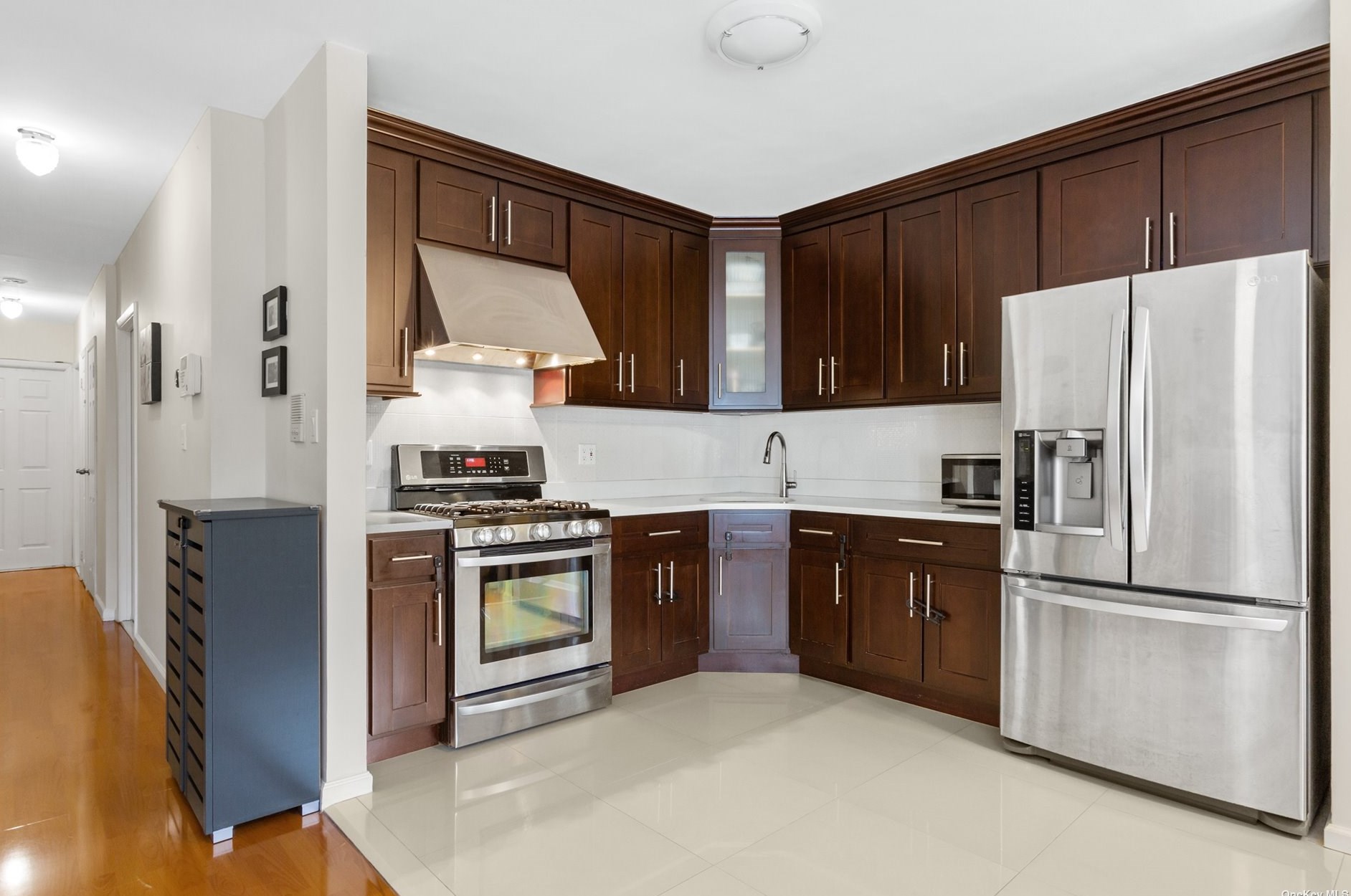 71-39 Sutton Pl, Flushing, NY 11365